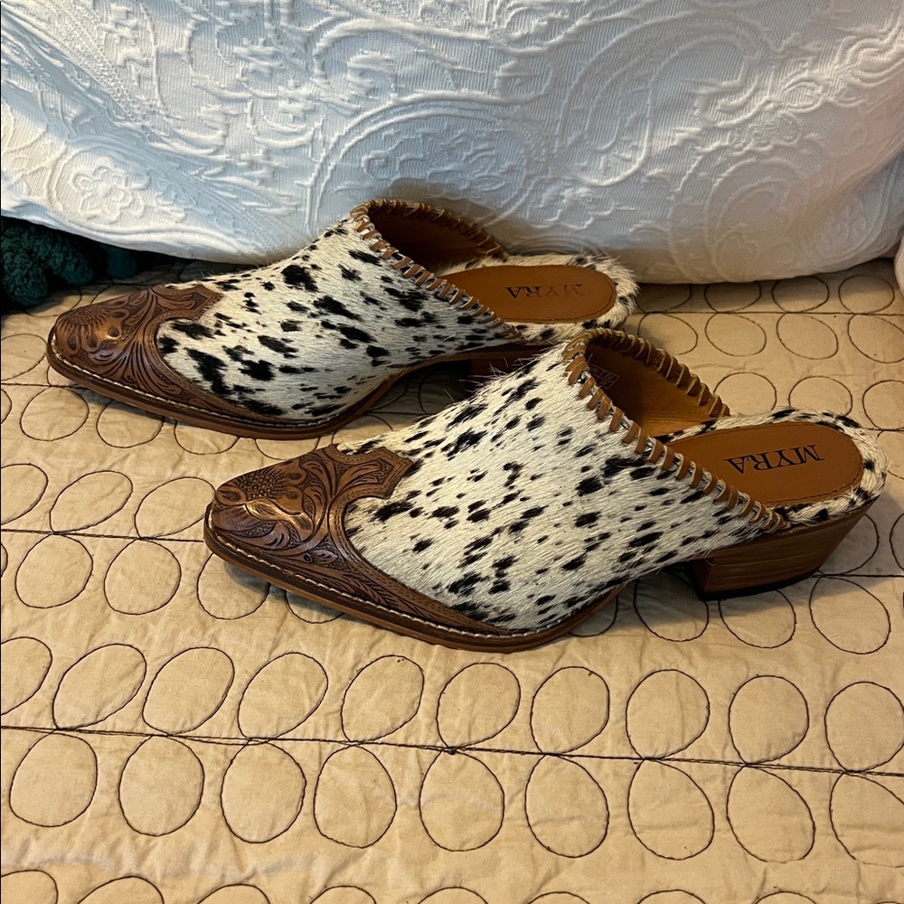 Myra cowhide mules. - Picture 2 of 7